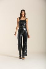 Macacão em Couro com Taxas